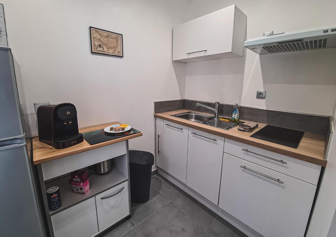 Appart Saint Cyprien + Parking Privatif Поатие Екстериор снимка