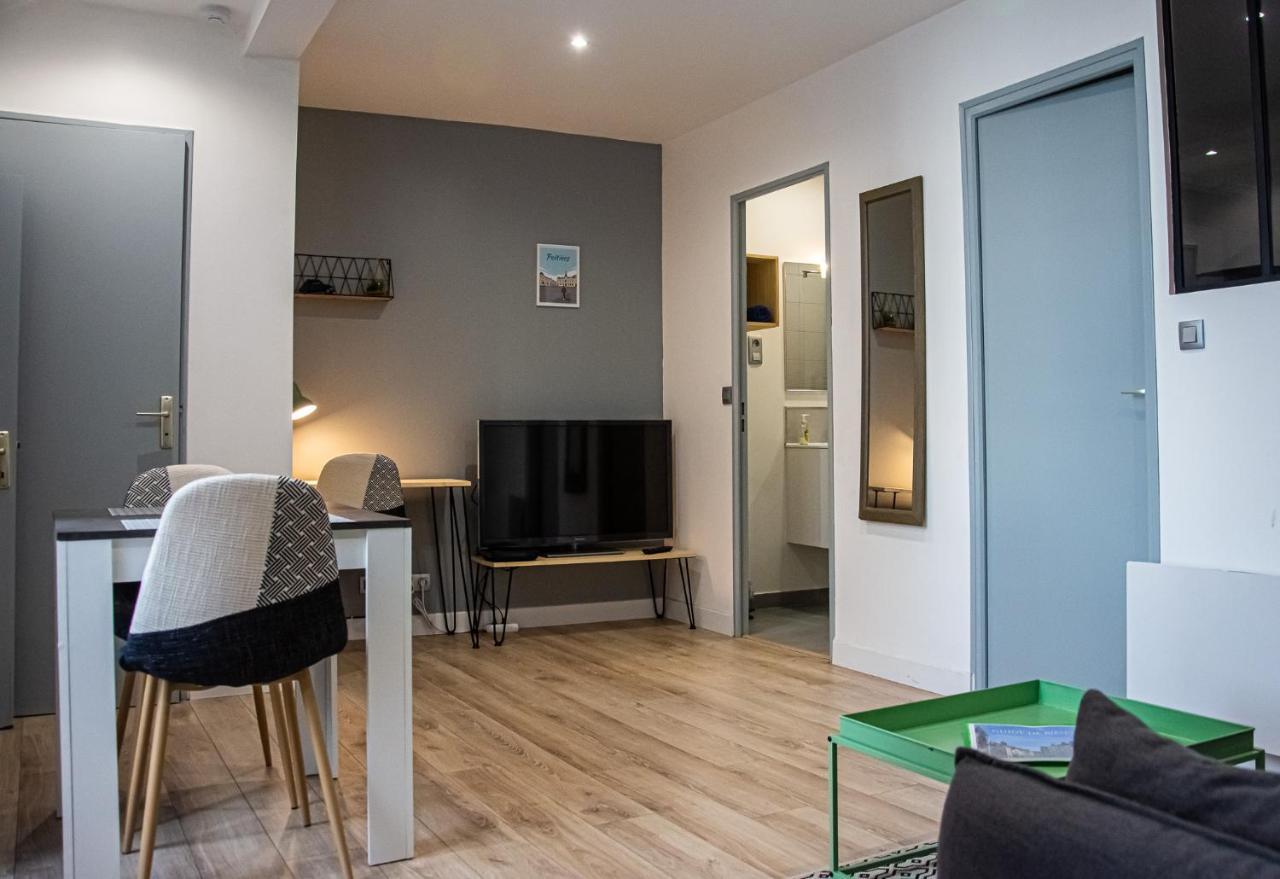 Appart Saint Cyprien + Parking Privatif Поатие Екстериор снимка